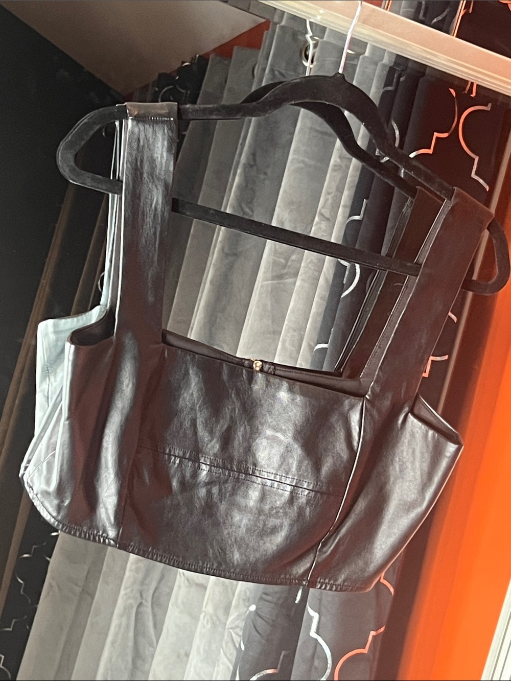 🖤 Signature 8 Midnight Noir Vegan Leather Crop 🖤